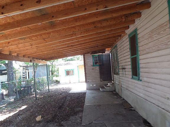 5th image of 2816 Morales St