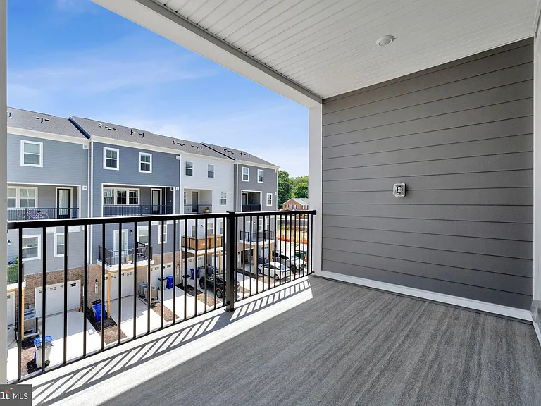 9670 Swallowtail Ln — Photo 39