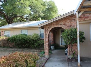 333 Shoreline Dr, Azle, TX 76020