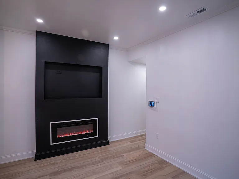 6131 W Jefferson St #2 — Photo 6