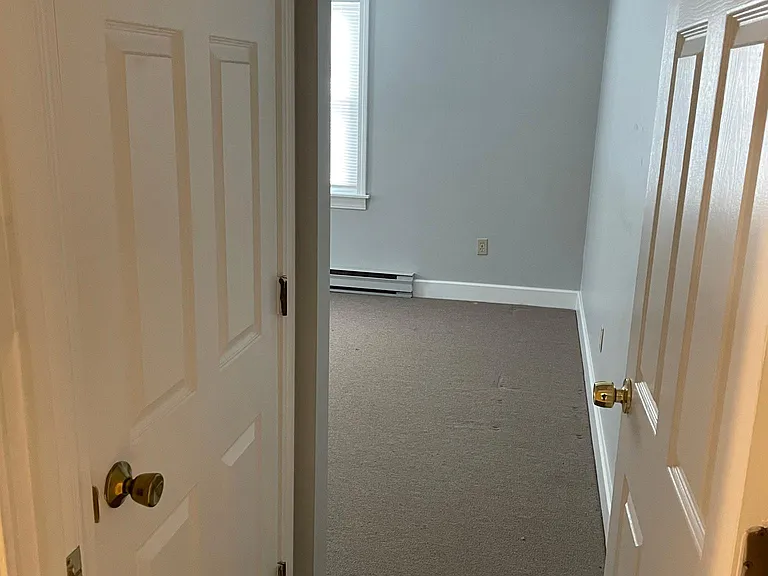 32 Schofield Ave #2R — Photo 8