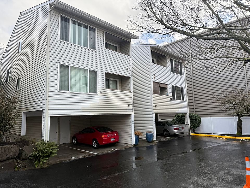1st image of 20301 19th Ave NE APT 301
