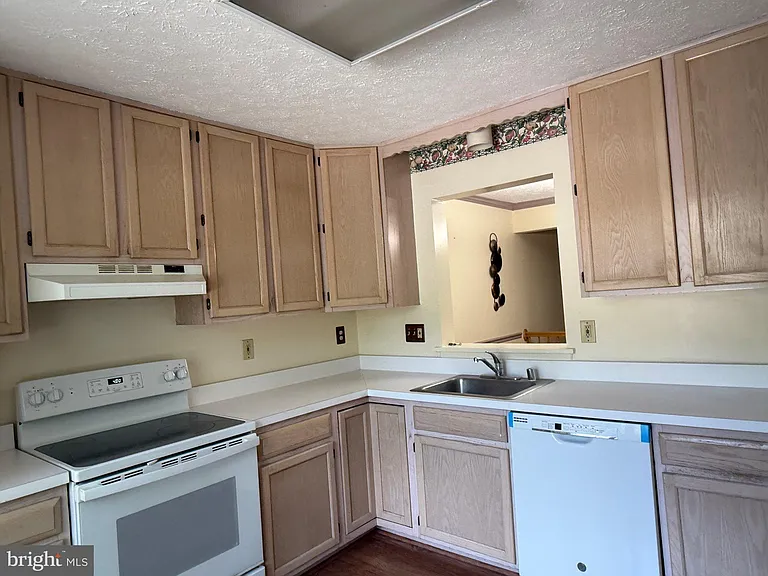 9324 Daly Ct — Photo 14