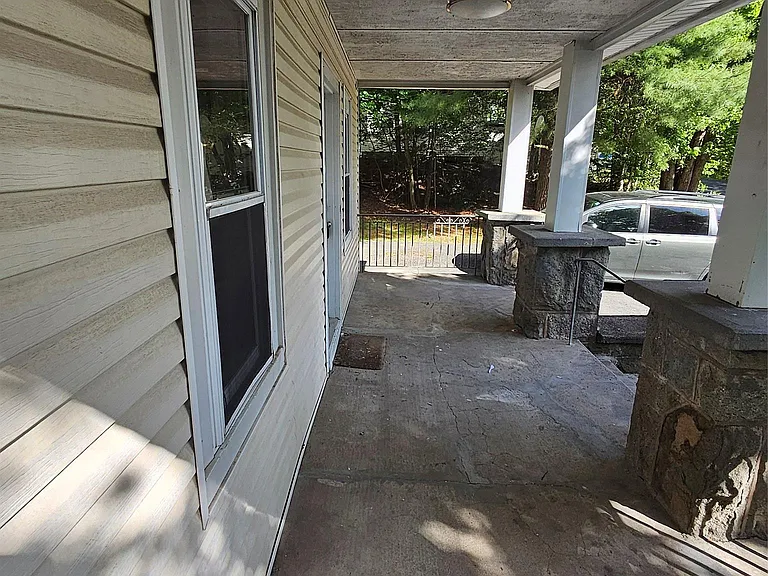 16 Monticello St #1 — Photo 4