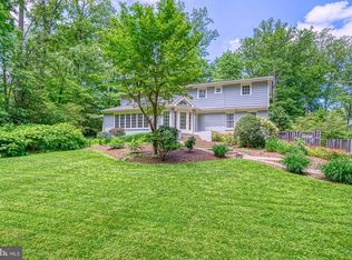 6655 Van Winkle Dr, Falls Church, VA 22044