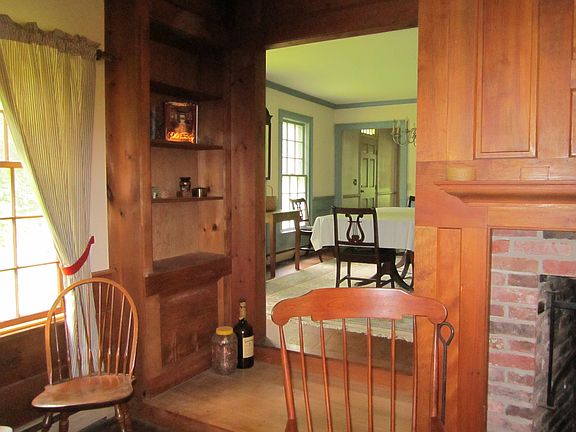 3rd image of 264 Reservoir St