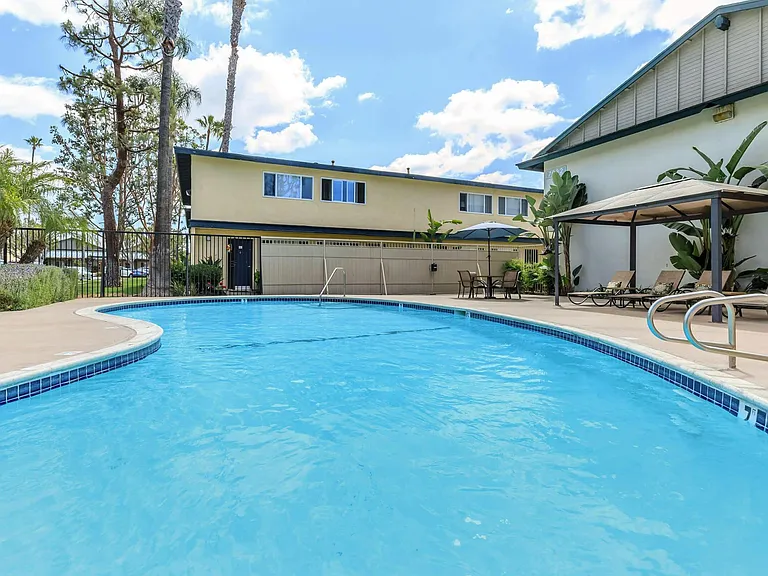 Villa Pacific Townhomes — Photo 19