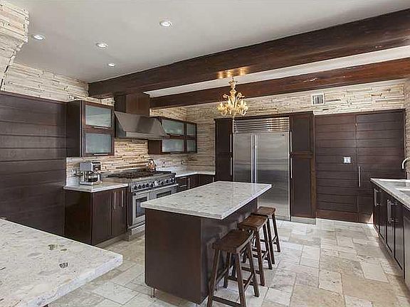 4th image of 1181 W 60th St