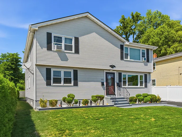 112 Joy Ln #1 — Photo 3
