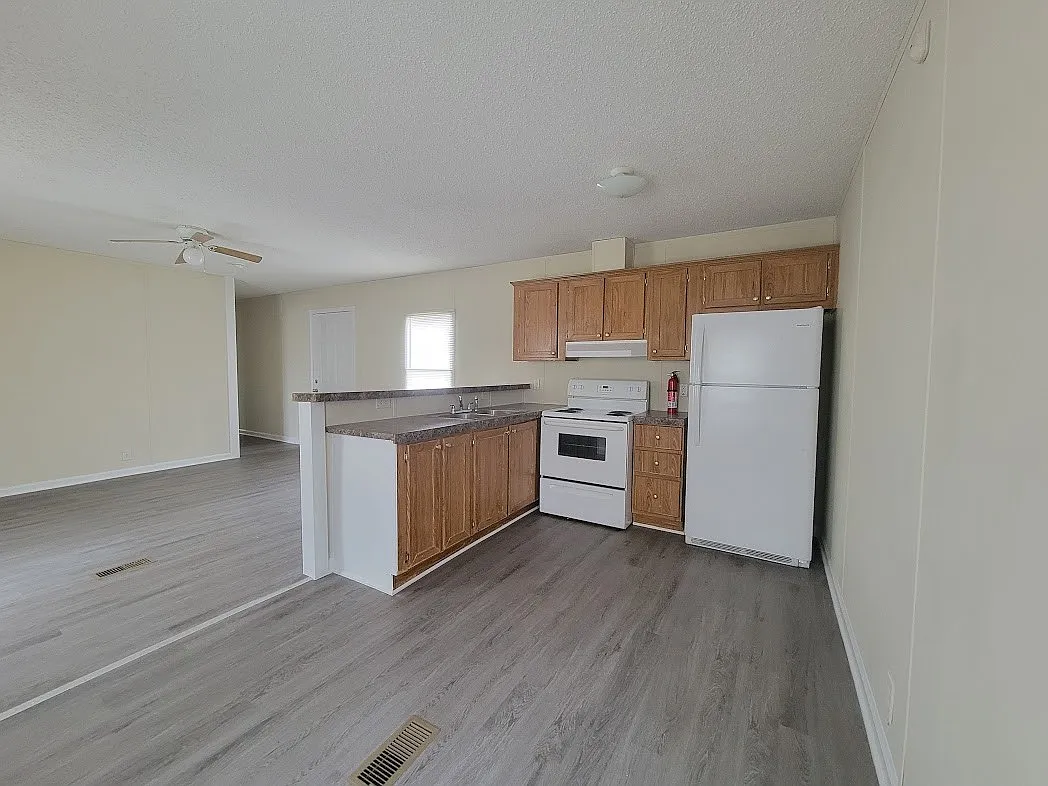 3 bed, 2.0 bath, 1120 sqft, $850 — Photo 4
