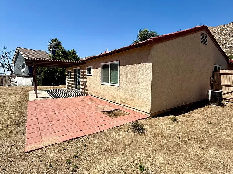 21781 Winding Rd — Photo 10