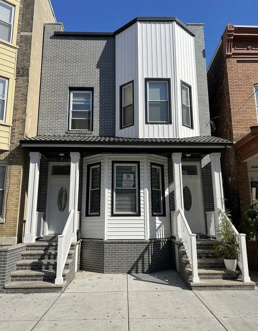2 bed, 1.0 bath, $2,300 — Photo 1
