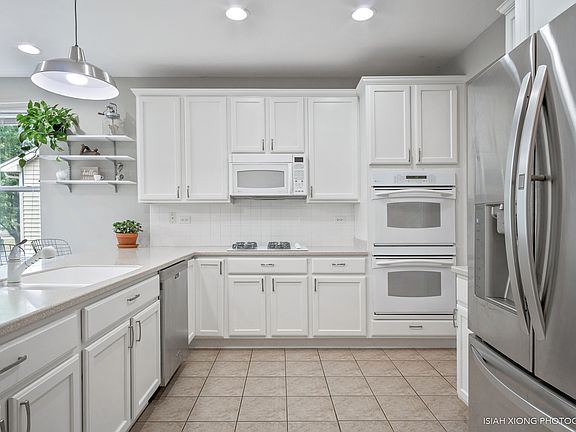 5th image of 801 Bonaventure Dr