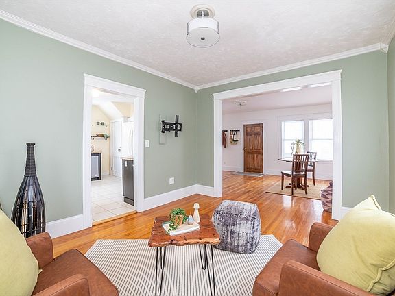 4th image of 110 Beverly Rd