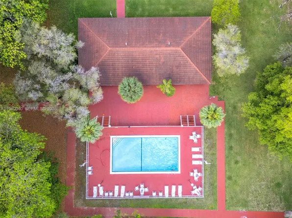 8405 NW 8th St APT 107-2, Miami, FL 33126