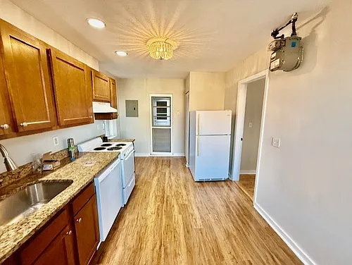 224 Hanover St #16 Photo 1