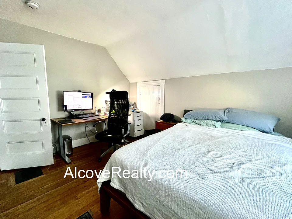 48 Gold Star Rd #1