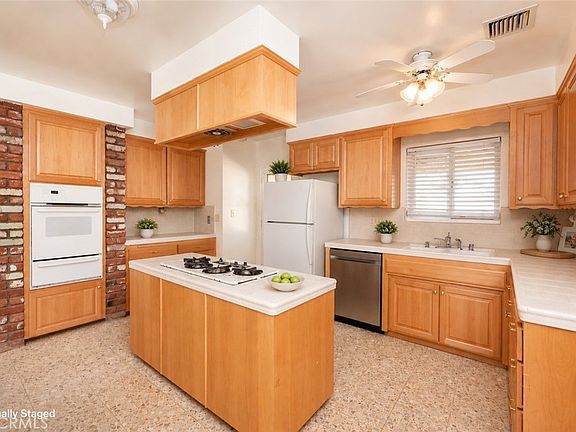 4th image of 4444 Pedley Ave