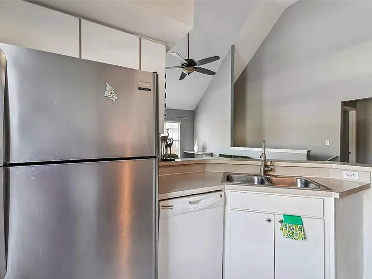 10462 White Lake Ct — Photo 12