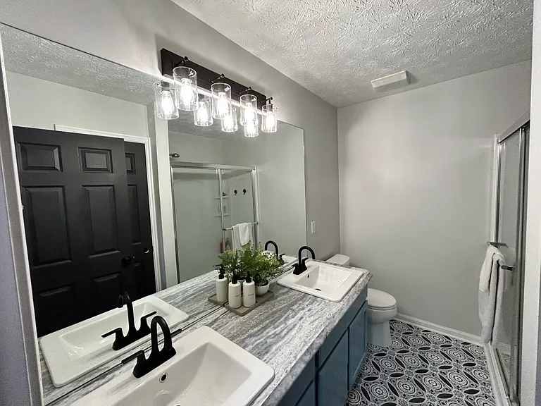 1197 N Yorkshire Dr — Photo 9