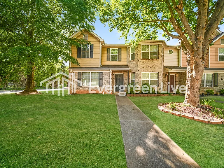 1705 Formosa Ln — Photo 1