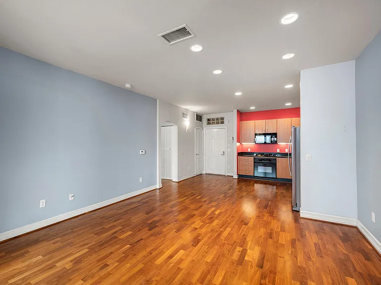 525 11th Ave #1301 — Photo 3