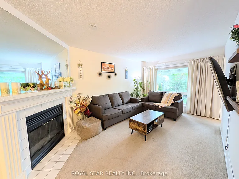 38 Springcreek Cres — Photo 6