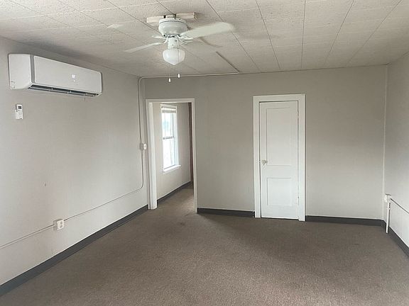 2nd image of 1024-1200 N Broadway Blvd