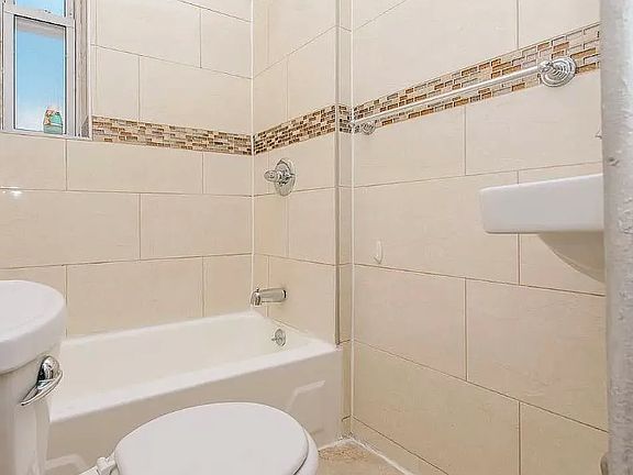 4th image of 709 De Kalb Ave #22