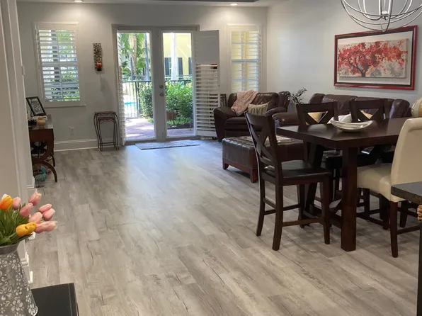 226 N Latitude Cir APT 101, Delray Beach, FL 33483