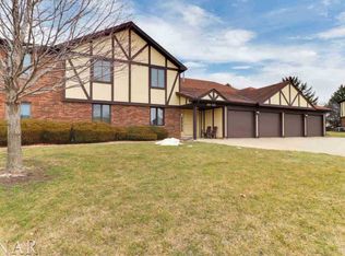 42 Crystal Ct, Pontiac, IL 61764