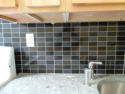 Rented by Perry Associates NYC Inc | media 35