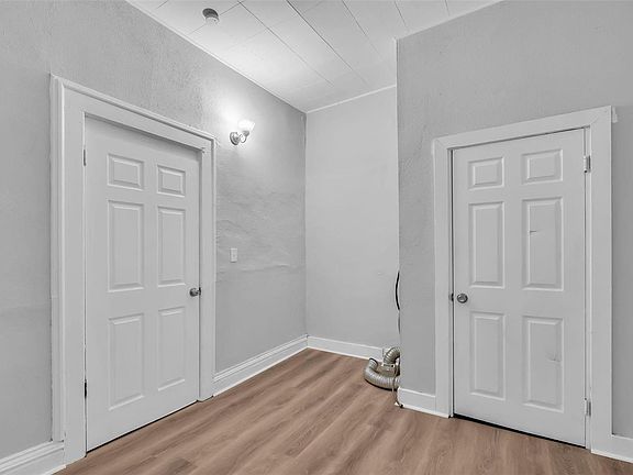 2nd image of 3641 Iowa Ave