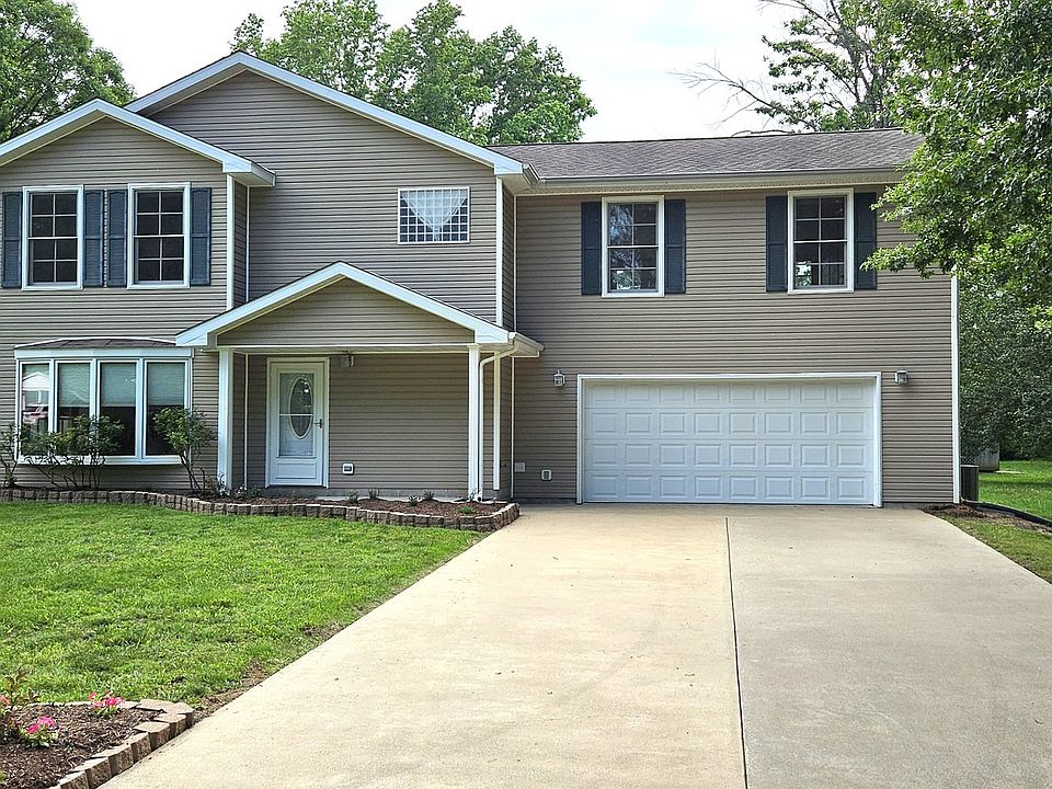 1st image of 120 N Lark Ln