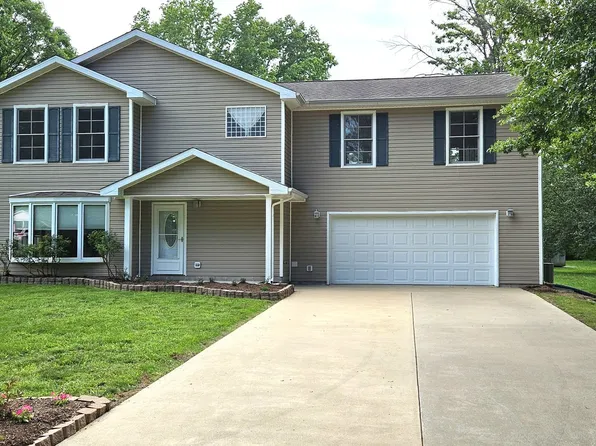 120 N Lark Ln, Carbondale, IL 62901