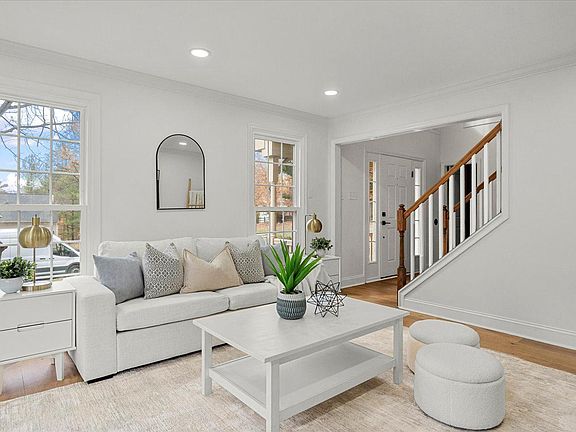 3rd image of 4926 Ilchester Point Ct