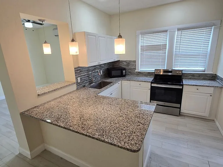 1212 E 25th Ave #B — Photo 5