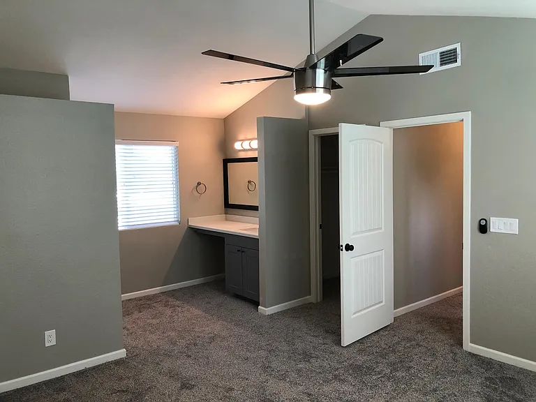 201 S Rush Cir E — Photo 7