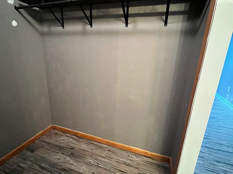 1402 Cambridge Manor Dr — Photo 2