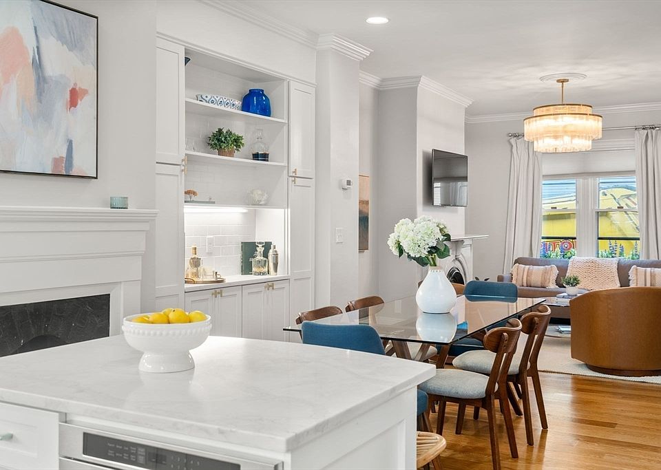 1st image of 2 Lexington St