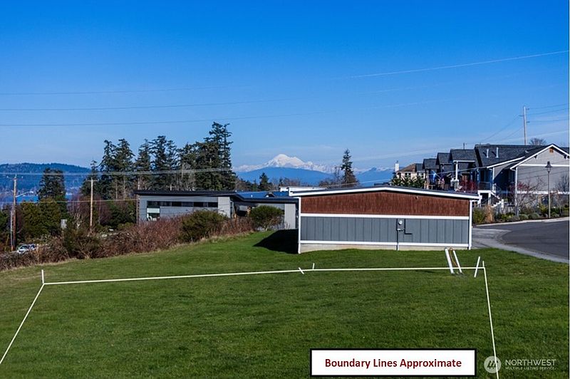 2nd image of 3910 Isle Way