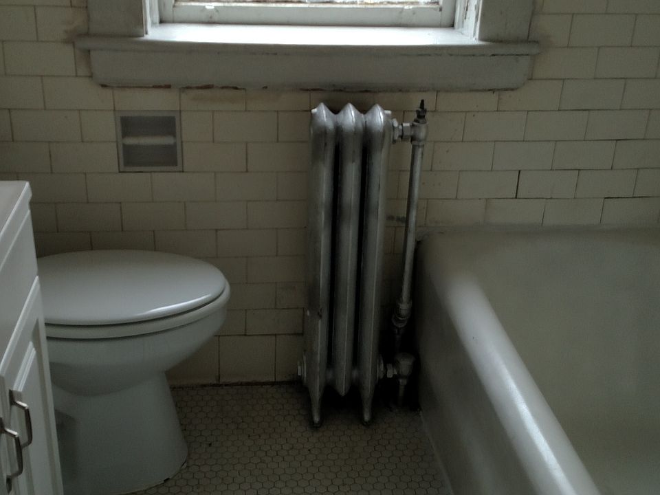 2nd image of 174 Willow St APT B2