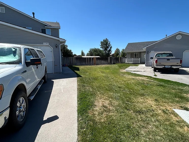 1246 NW Nina Ct — Photo 1