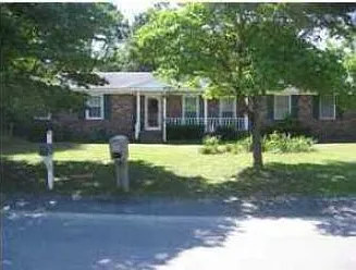 111 Lionel Ln #B