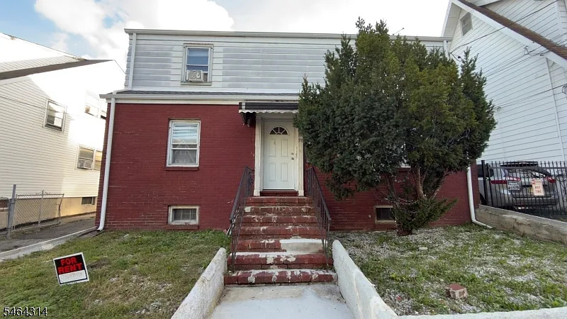 98-100 Mount Vernon Pl #1