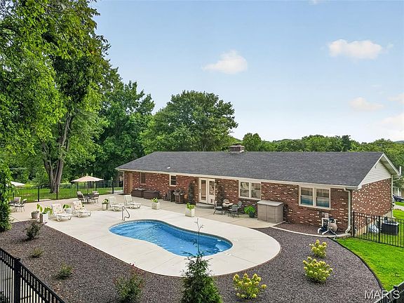 4th image of 5809 Runnymede Pl