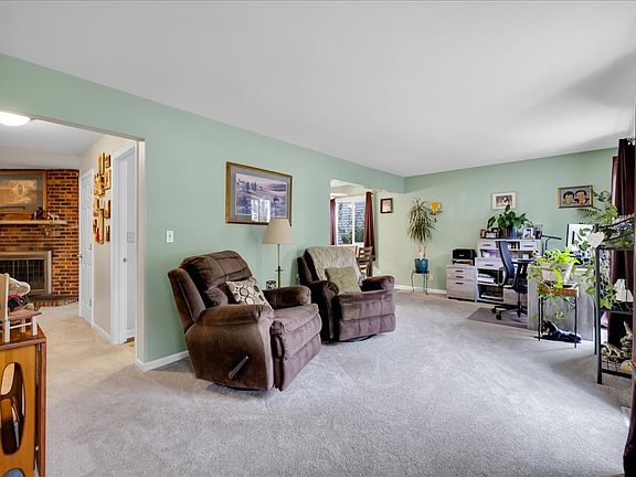 4th image of 1853 Paddington Ave