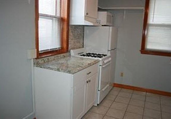 4th image of 1188 Washington St #2