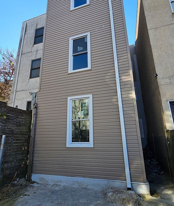 1st image of 1703 Arlington St #A