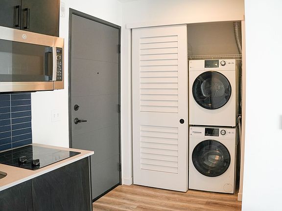 5th image of 838 NE 66th St #302